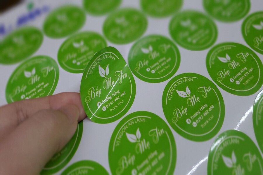 so-sanh-in-pet-va-in-decal-2